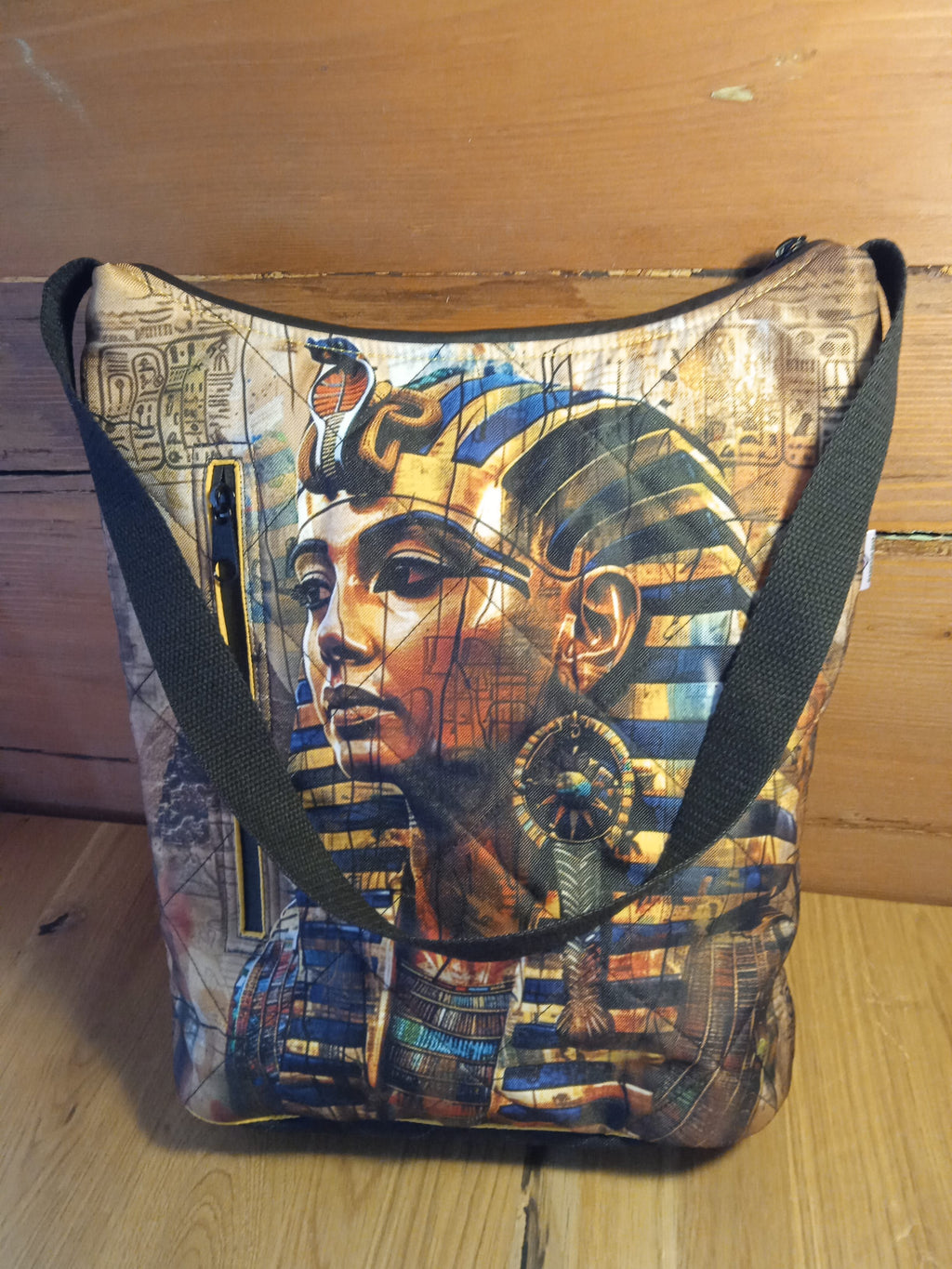 KABELKA ,, HRDÁ KLEOPATRA"