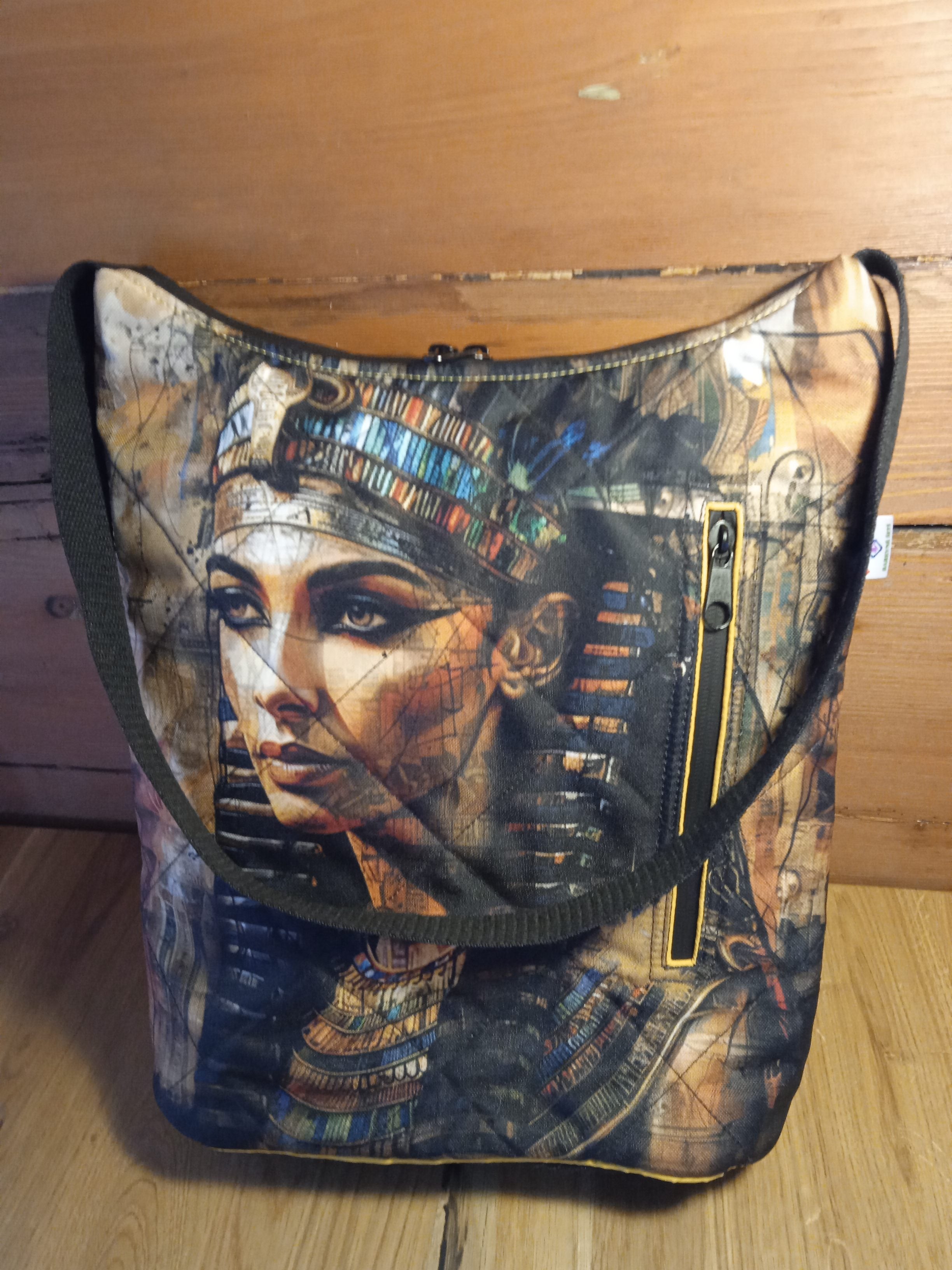 KABELKA ,,KRÁSNÁ KLEOPATRA"