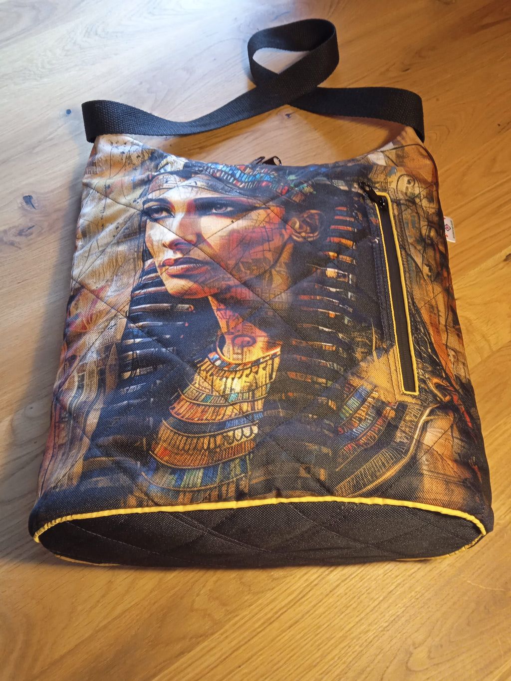 KABELKA ,,KRÁSNÁ KLEOPATRA"