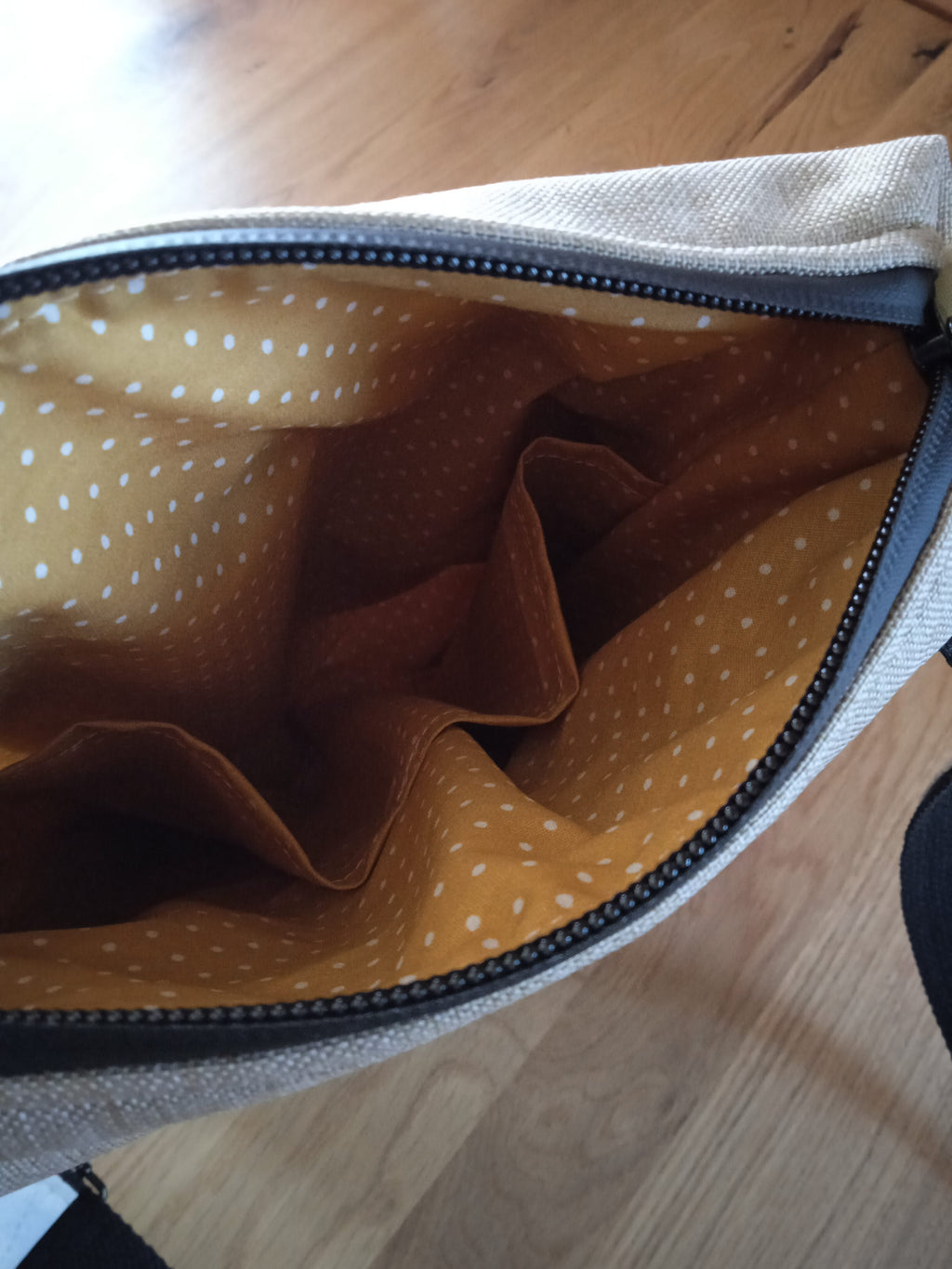 CROSSBODY KABELKA ,,KVĚTY"