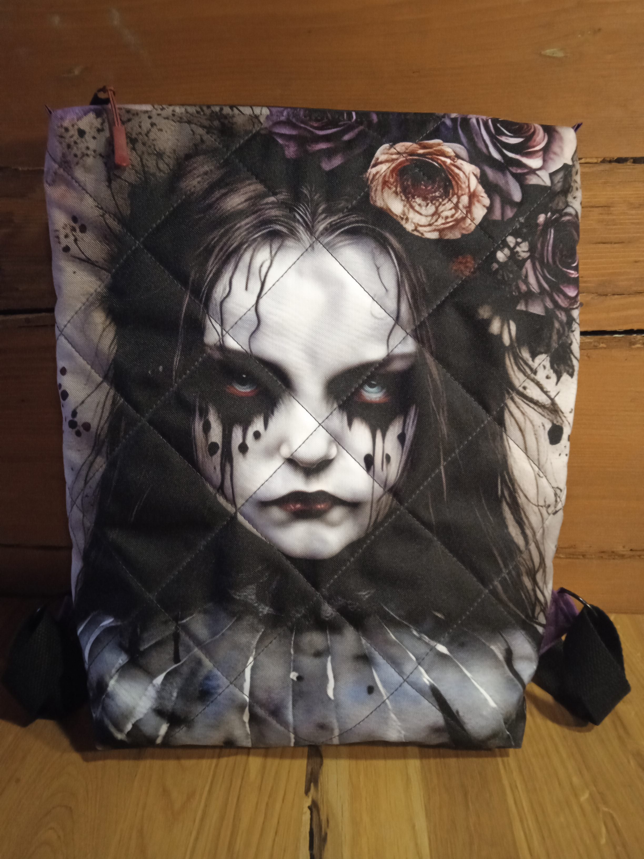 BATOH ,,TEMNÁ GOTICKÁ DÍVKA"