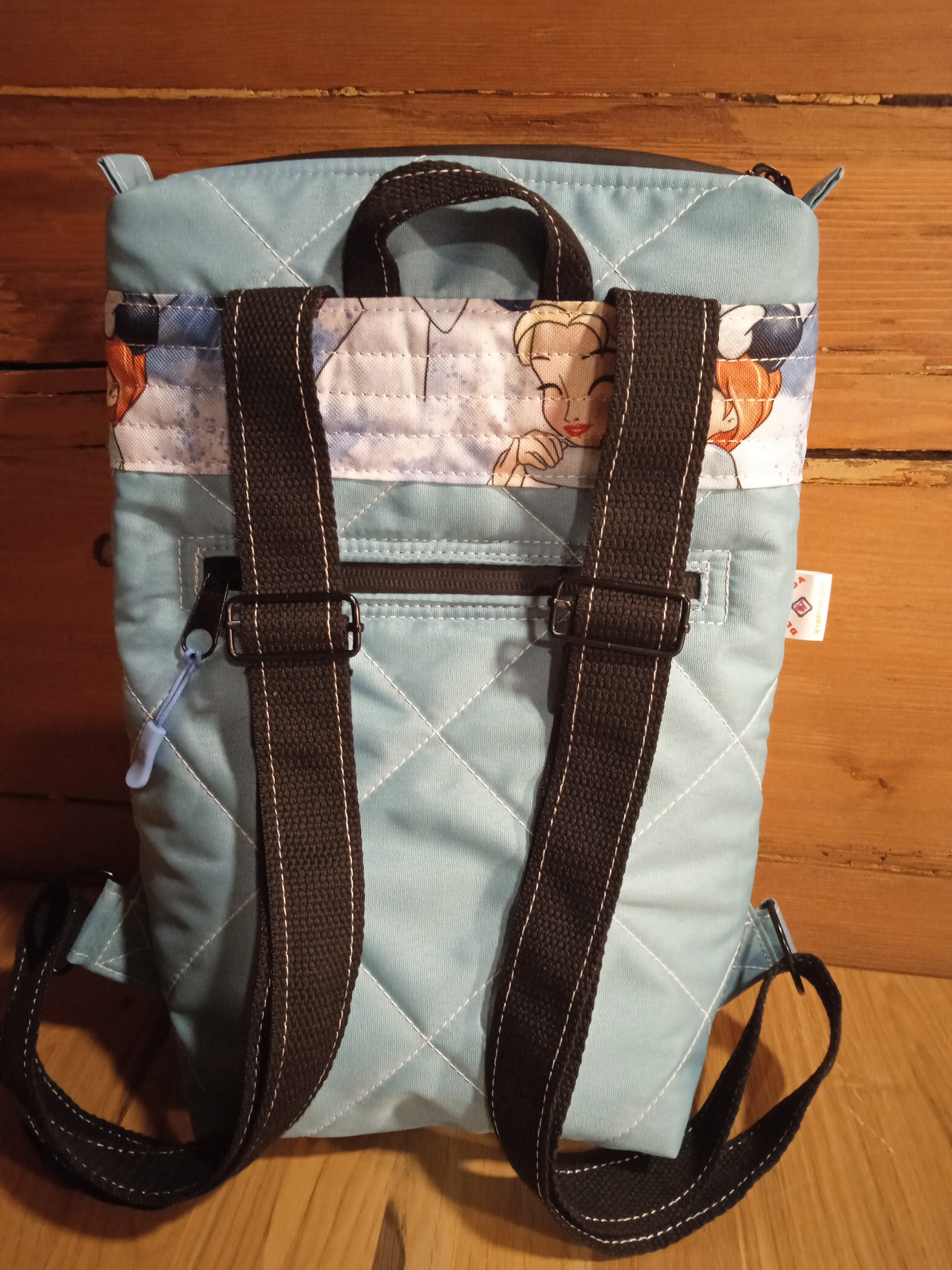 DĚTSKÝ BATOH ,,ANNA A ELSSA LEDOVÉ KRÁLOVSTVÍ"