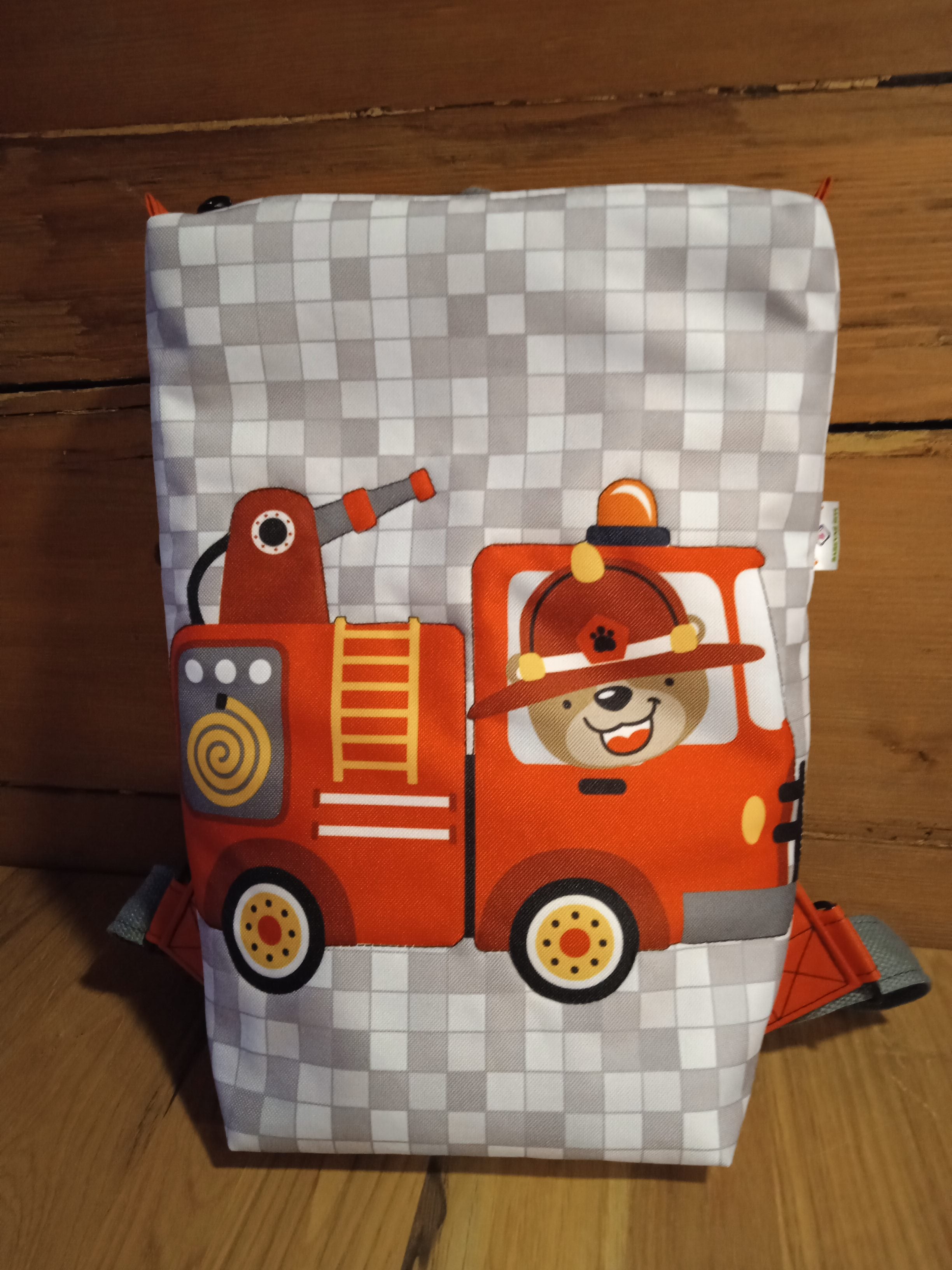 DĚTSKÝ BATOH ,,HASIČSKÝ VŮZ"