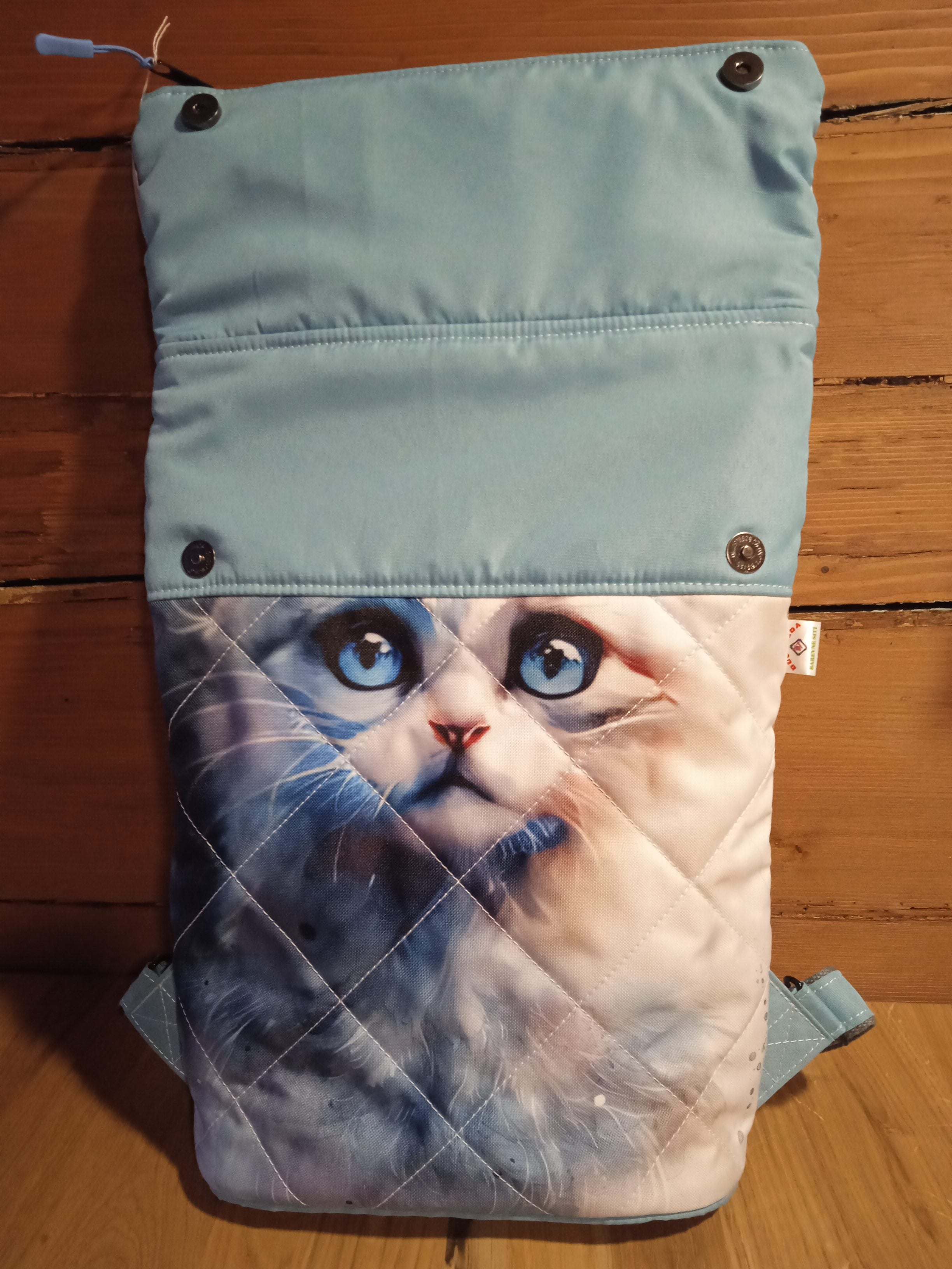 BATOH PŘEKLÁPĚCÍ ,,MODRÁ KOČKA"