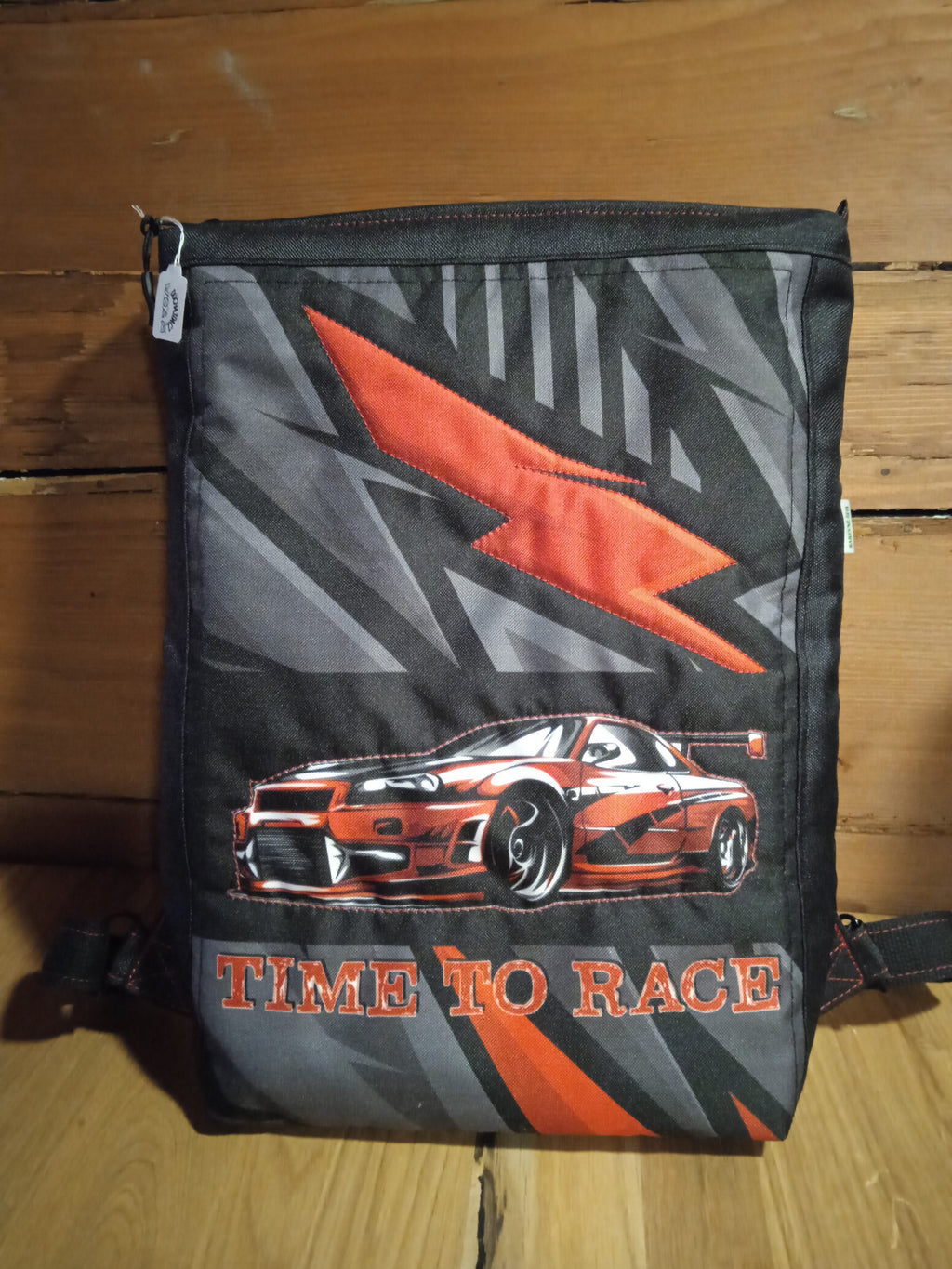 BATOH ,,ČERVENÉ AUTO TIME TO RACE"