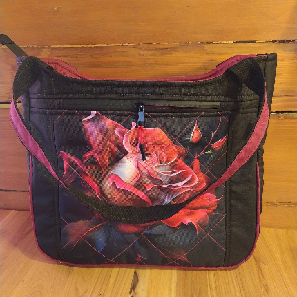 MAXI KABELKA ,,ČERVENÁ RŮŽE" opravdu prostorná