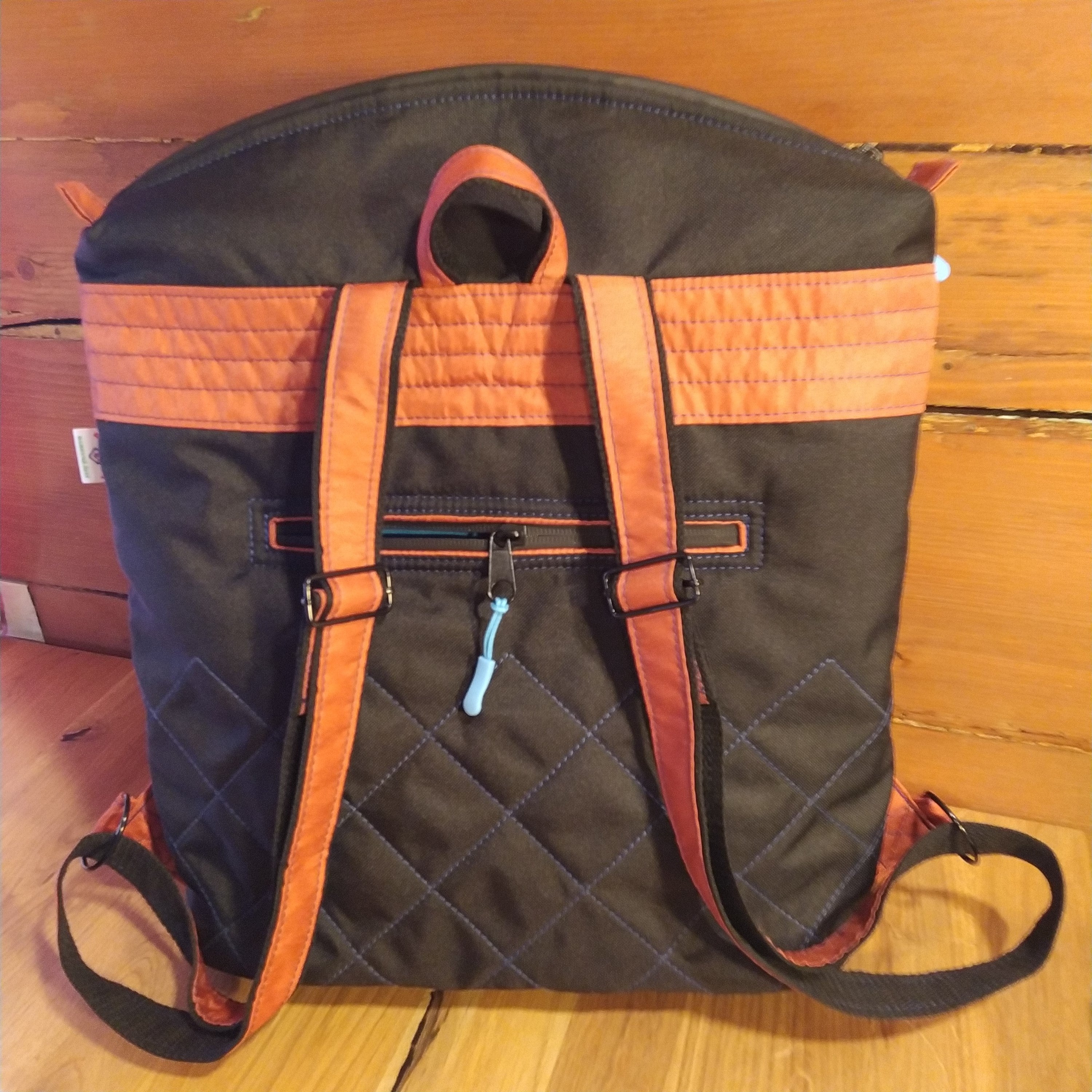 BATOH ,,JORKŠÍREK V LACLÁČÍCH"